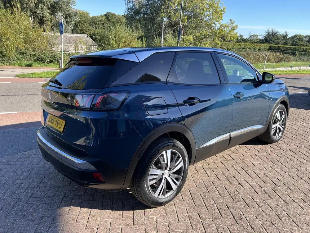 Peugeot 3008 1.6 HYbrid 225 Active Pack Business Automa uit 2024, foto 4