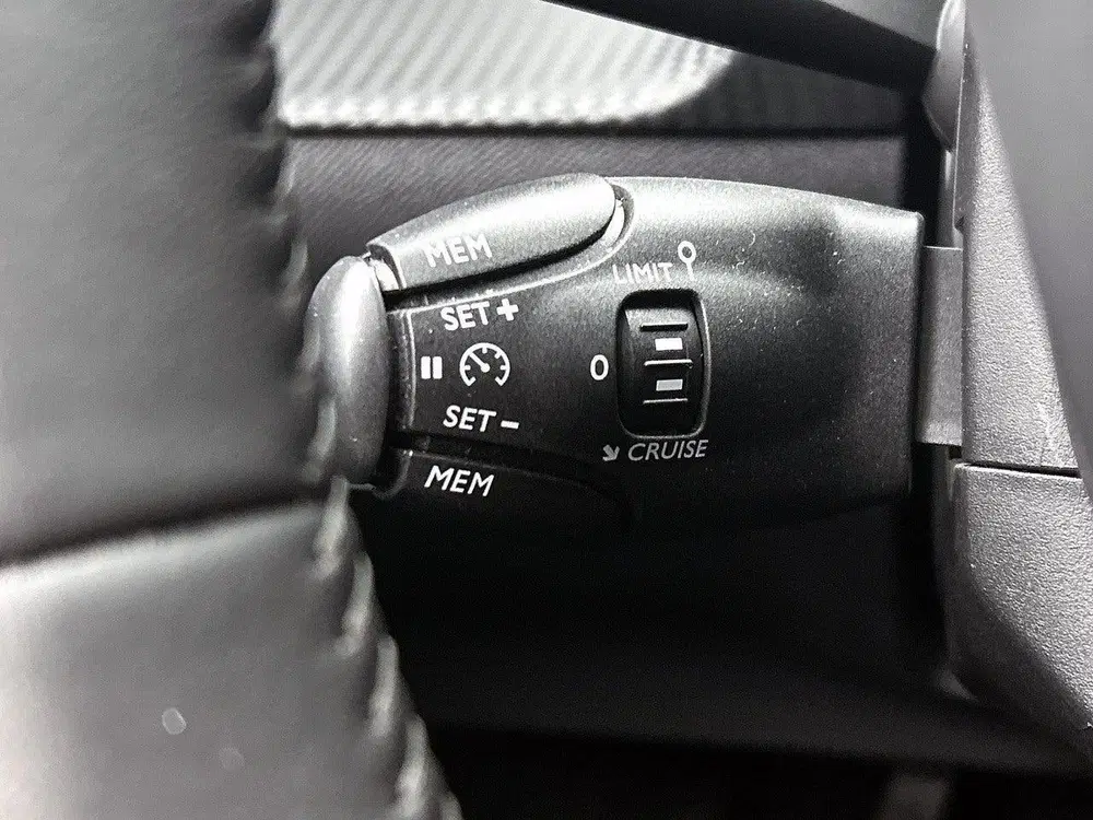 Peugeot 208 1.2 100pk Allure Pack uit 2022, foto 15