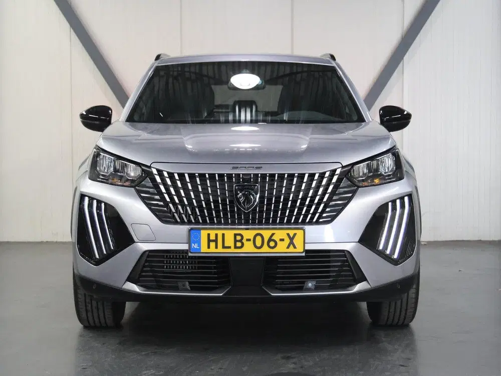Peugeot 2008 1.2 Hybrid 145PK Allure uit 2025, foto 4