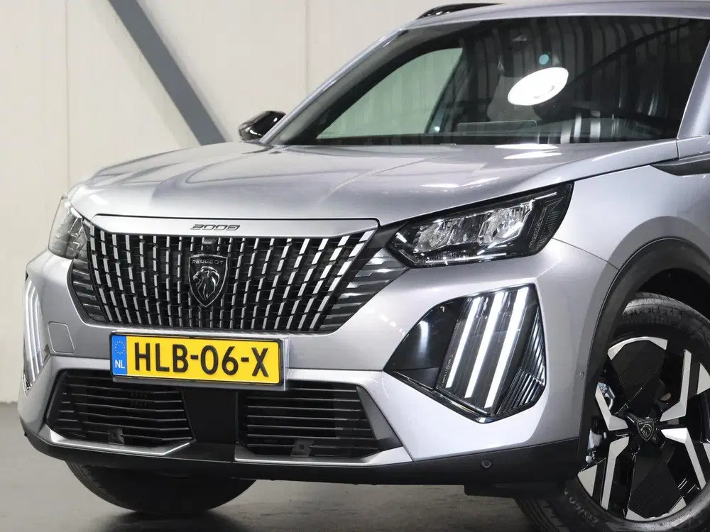 Peugeot 2008 1.2 Hybrid 145PK Allure uit 2025, foto 5