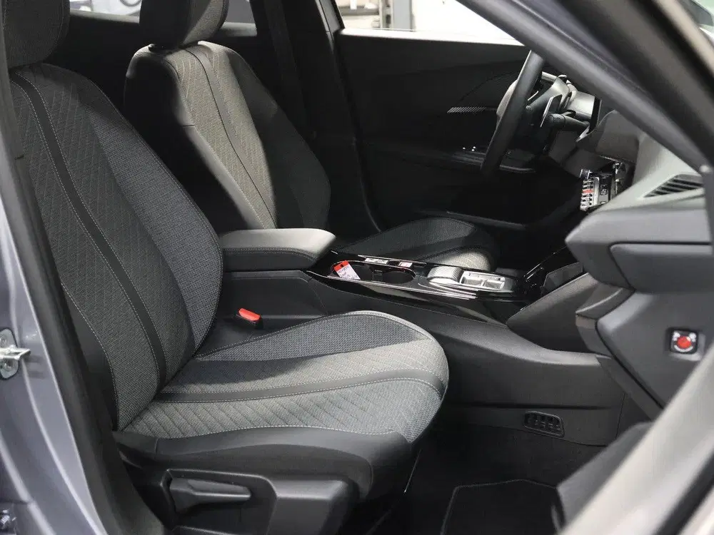 Peugeot 2008 1.2 Hybrid 145PK Allure uit 2025, foto 9