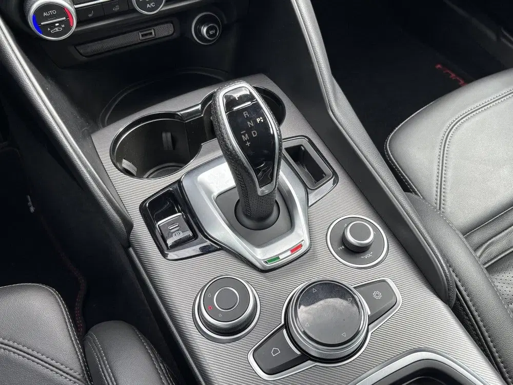 Alfa Romeo Giulia 200pk Sprint Automaat uit 2022, foto 9