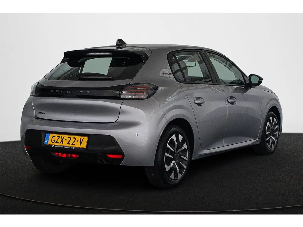 Peugeot 208 1.2 PureTech 75 Style Navigatie Parkeersen uit 2025, foto 3