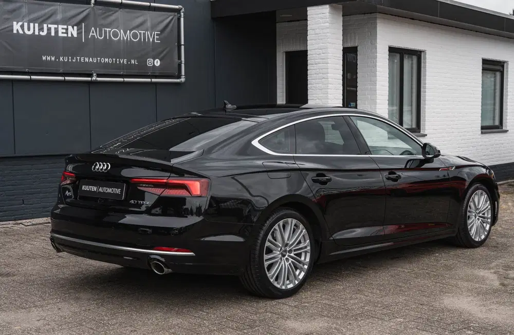 Audi A5 40 TFSI S-line Edition uit 2019, foto 5