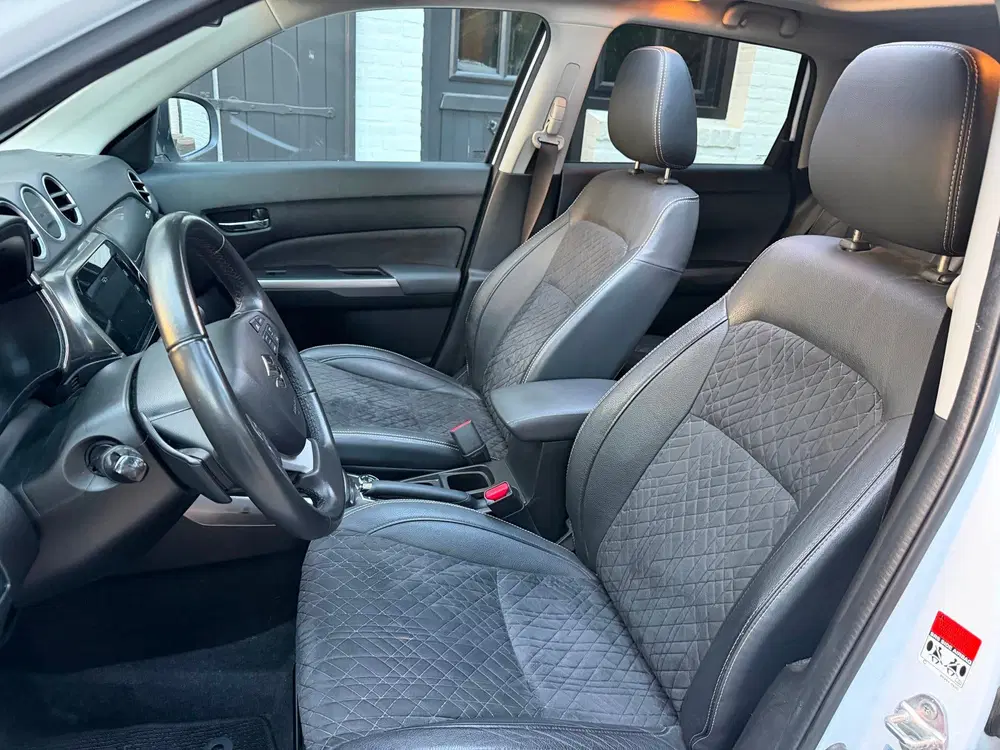 Suzuki Vitara 1.5 Hybrid Select AllGrip AUTOMAAT uit 2022, foto 11