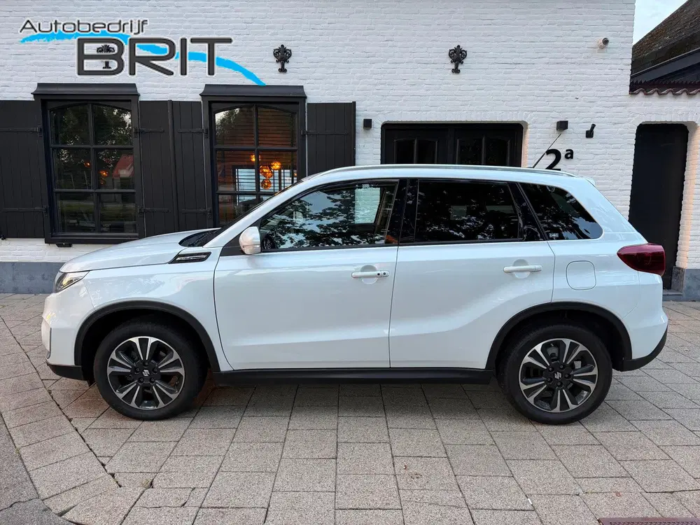 Suzuki Vitara 1.5 Hybrid Select AllGrip AUTOMAAT uit 2022, foto 2