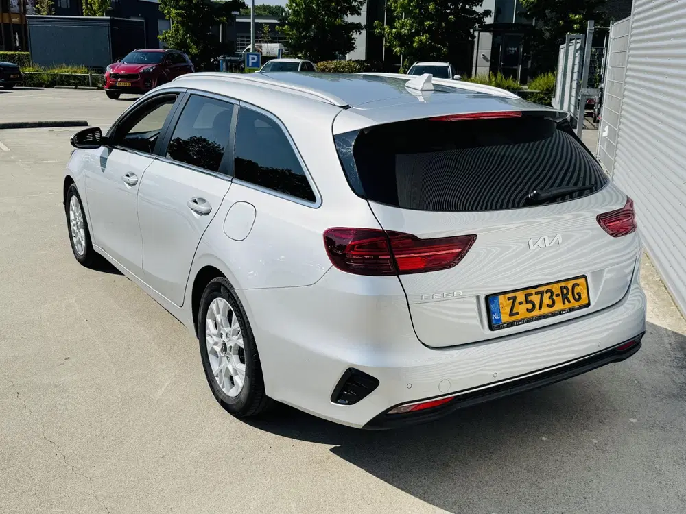 Kia Ceed 1.0 T-GDi DynamicPlusLine Navi uit 2024, foto 4