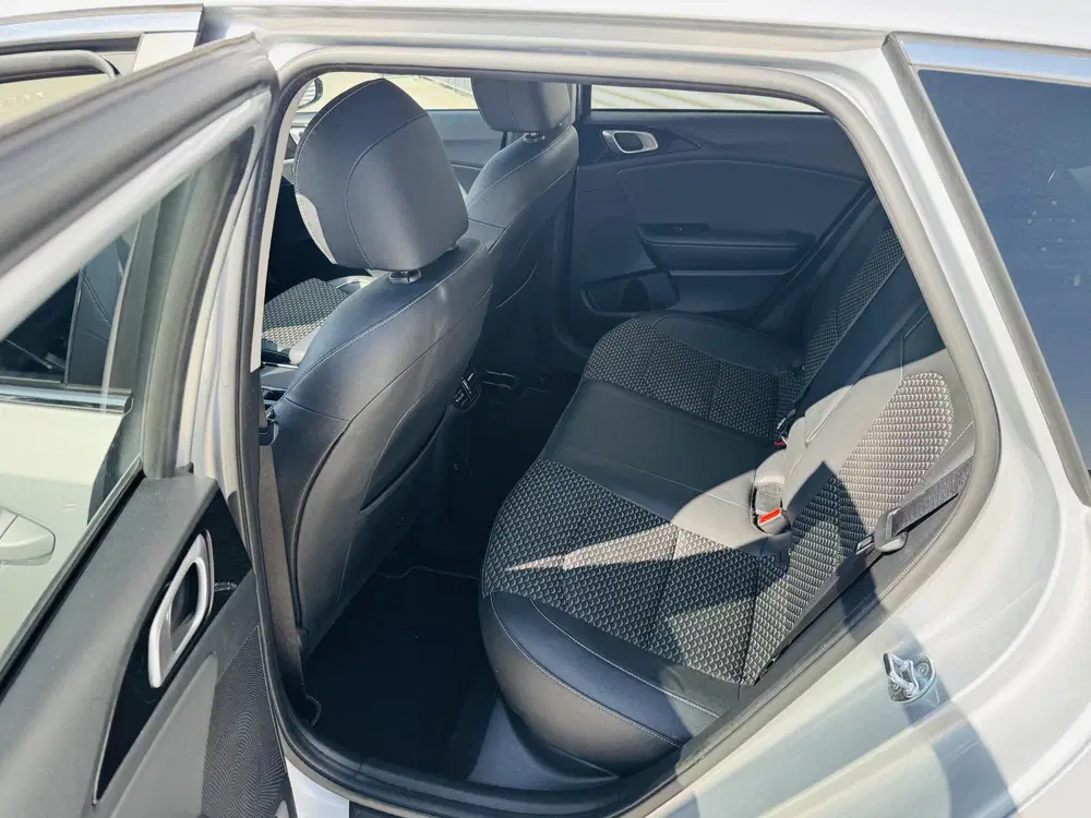 Kia Ceed 1.0 T-GDi DynamicPlusLine Navi uit 2024, foto 7