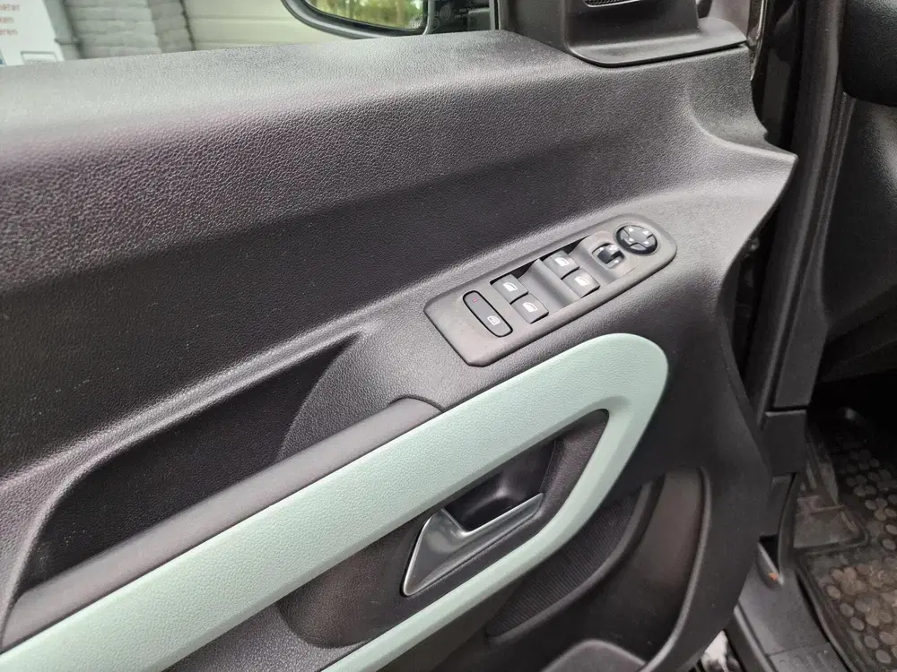 Citroën Berlingo Citroen Berlingo XL 1.2 PureTech Shine 7p. uit 2020, foto 9