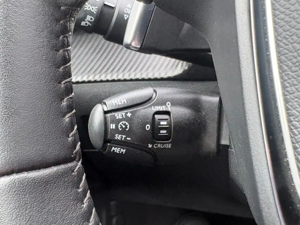 Peugeot 2008 1.2 PURETECH ALLURE AUT. 130PK LED NAVI CA uit 2023, foto 14