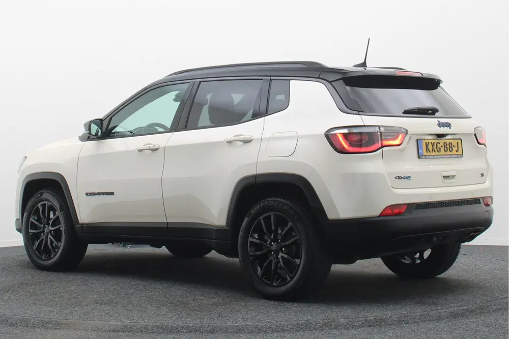 Jeep Compass 4xe 240 Plug-in Hybrid Electric S Panorama uit 2021, foto 3