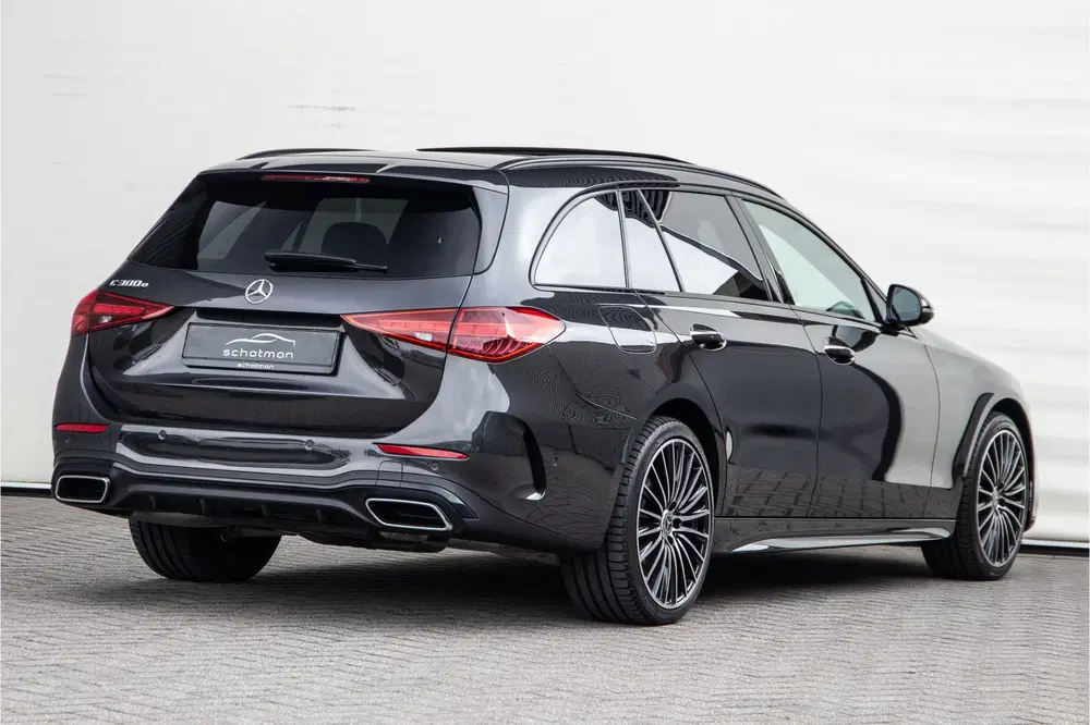 Mercedes-Benz C-Klasse 300 e AMG Premium uit 2023, foto 2