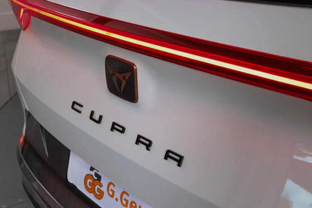 Cupra Formentor 1.4 e-Hybrid VZ Performance Panoramadak uit 2021, foto 14