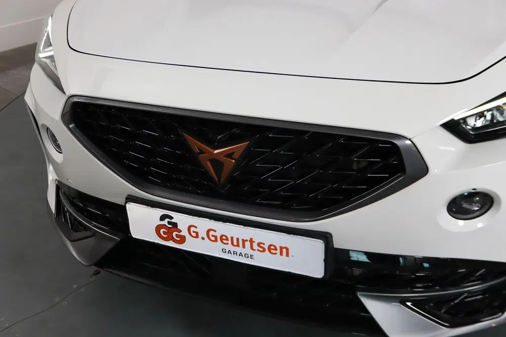 Cupra Formentor 1.4 e-Hybrid VZ Performance Panoramadak uit 2021, foto 8