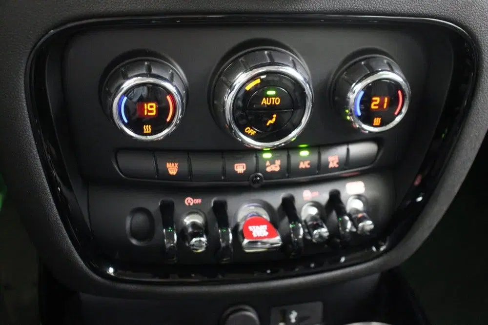 Mini Clubman 1.5 Business Edition Automaat uit 2023, foto 8