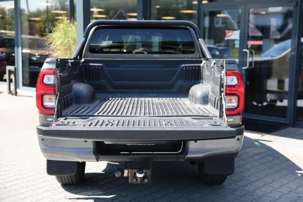 Toyota Hilux 2.8 D-4D X-TRA CAB INVINCIBLE A uit 2021, foto 6