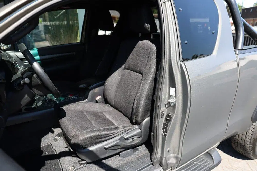 Toyota Hilux 2.8 D-4D X-TRA CAB INVINCIBLE A uit 2021, foto 7