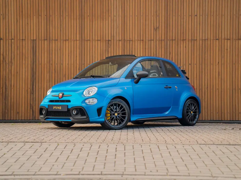 Abarth 595C Competizione uit 2022, foto 13