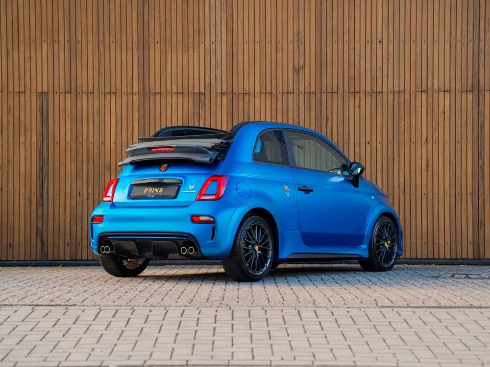Abarth 595C Competizione uit 2022, foto 4
