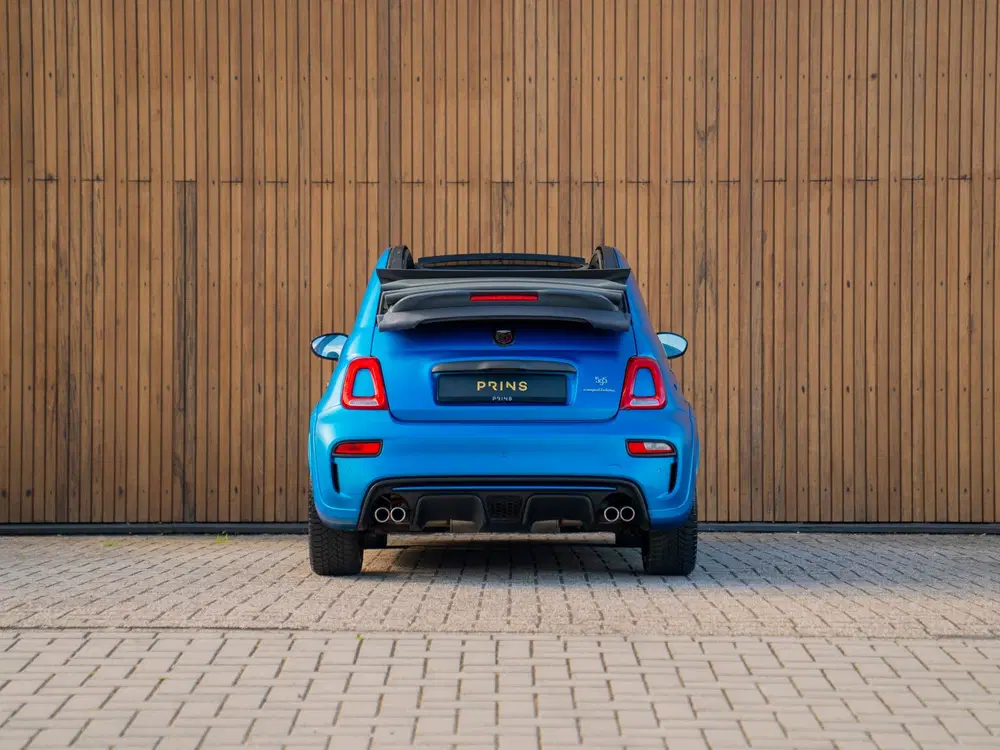 Abarth 595C Competizione uit 2022, foto 5