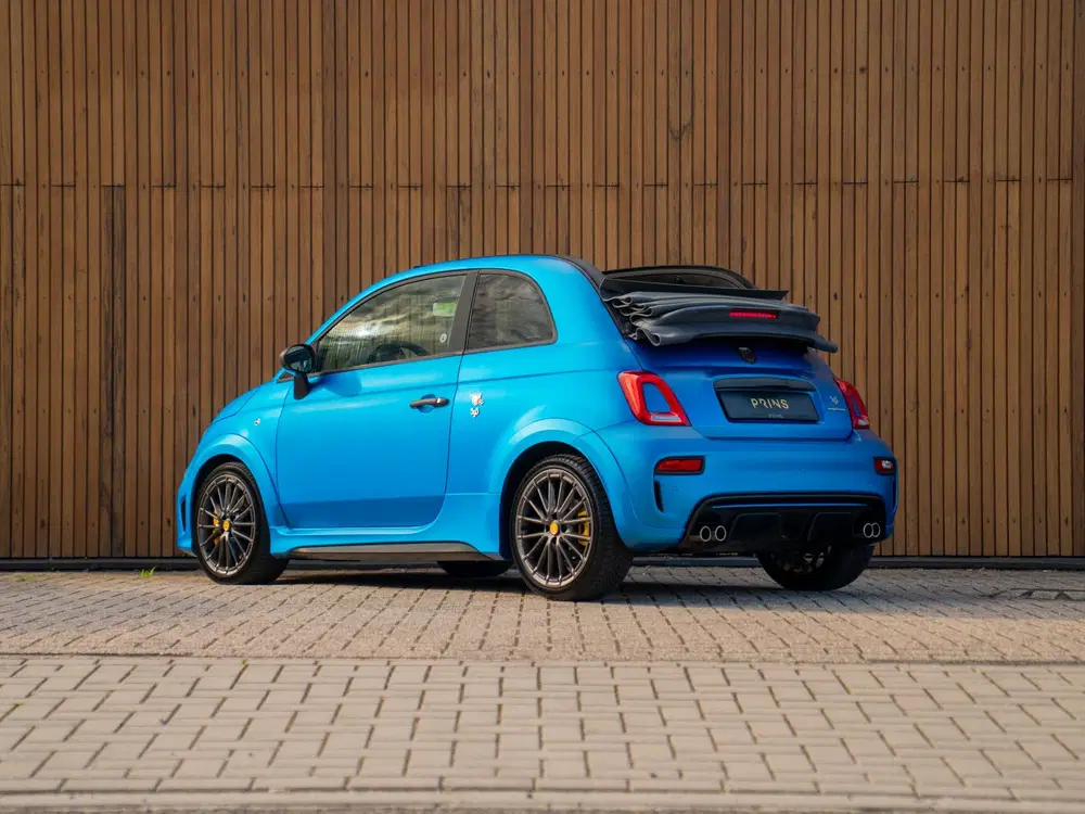 Abarth 595C Competizione uit 2022, foto 6