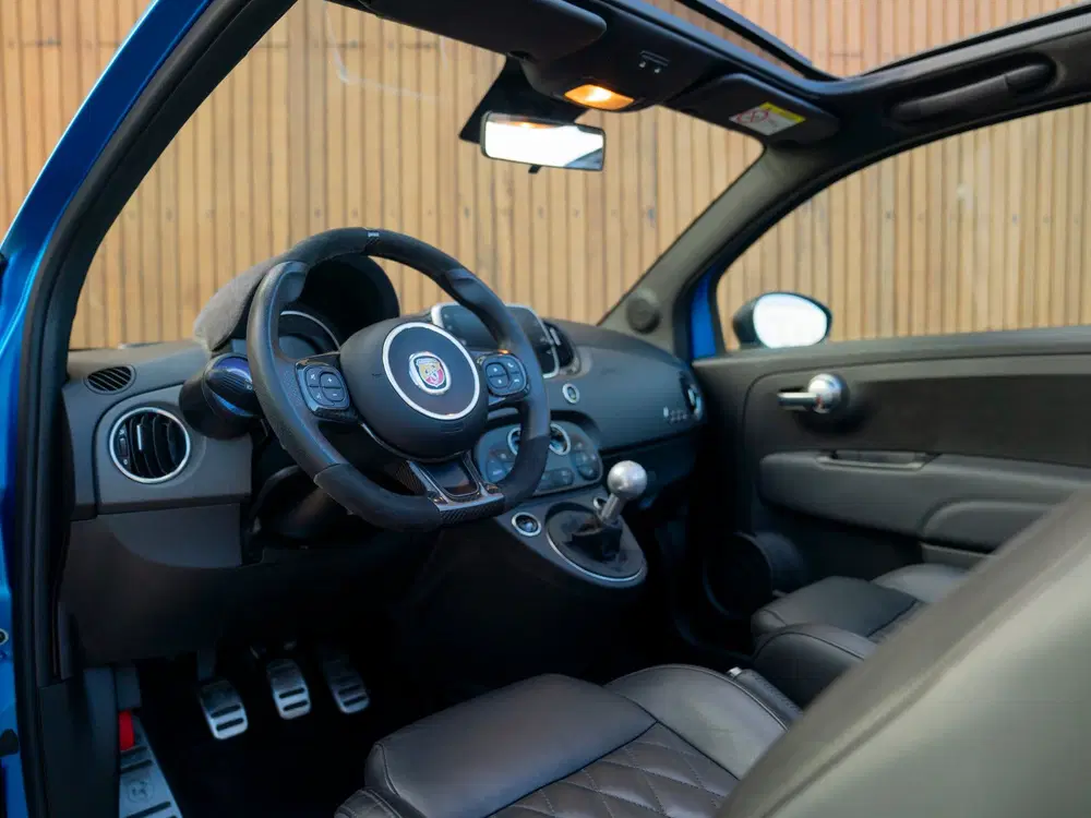 Abarth 595C Competizione uit 2022, foto 7