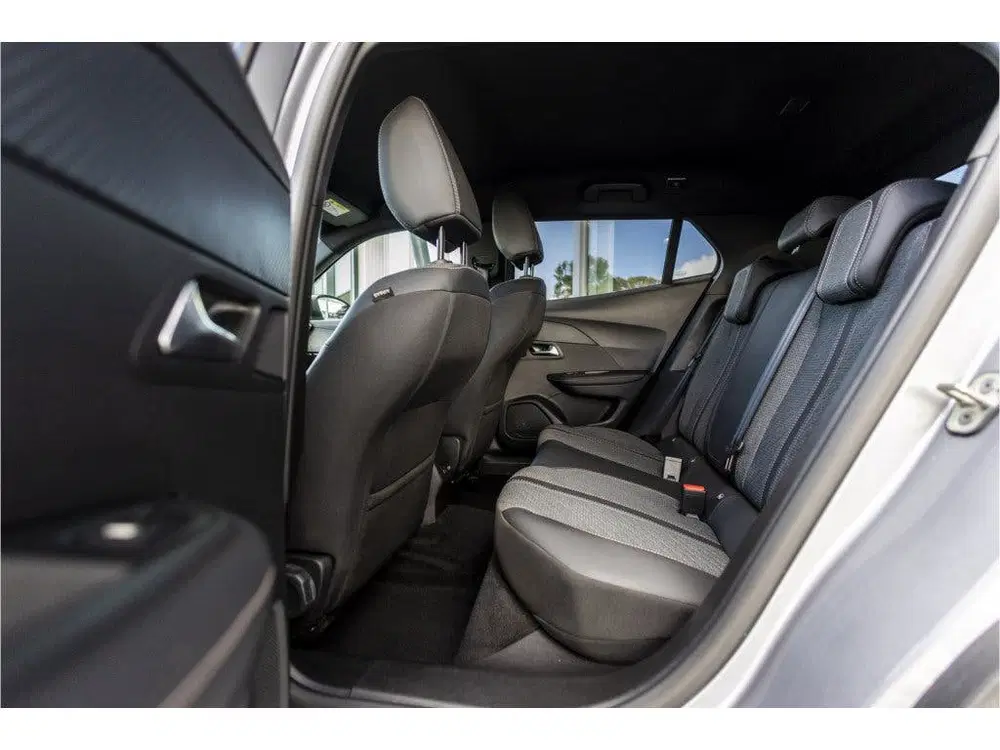 Peugeot 2008 EV Active Pack 50 kWh uit 2025, foto 10