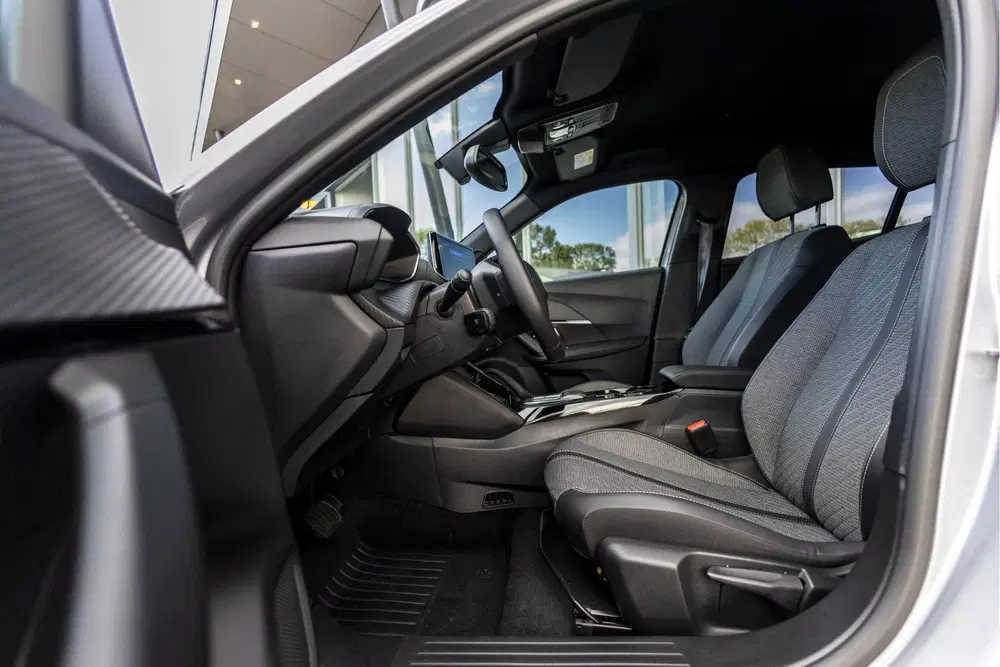 Peugeot 2008 EV Active Pack 50 kWh uit 2025, foto 9