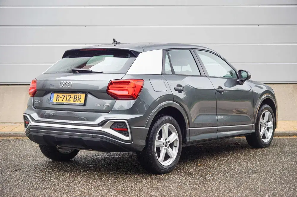 Audi Q2 35 TFSI 150pk S Edition uit 2022, foto 2