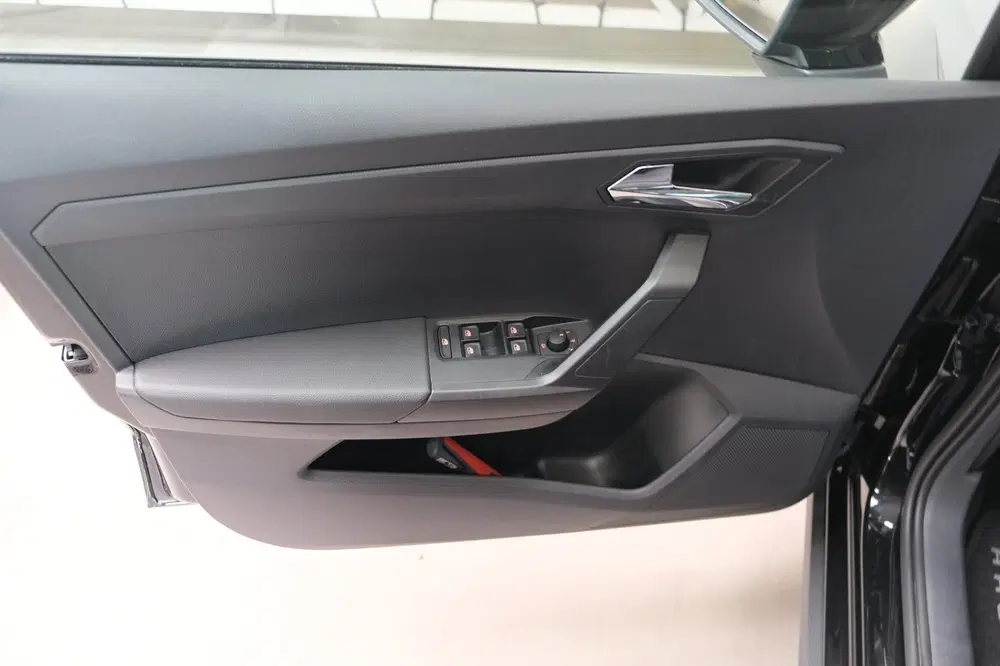 SEAT Arona 1.0 TSI Style Business Intense uit 2021, foto 11