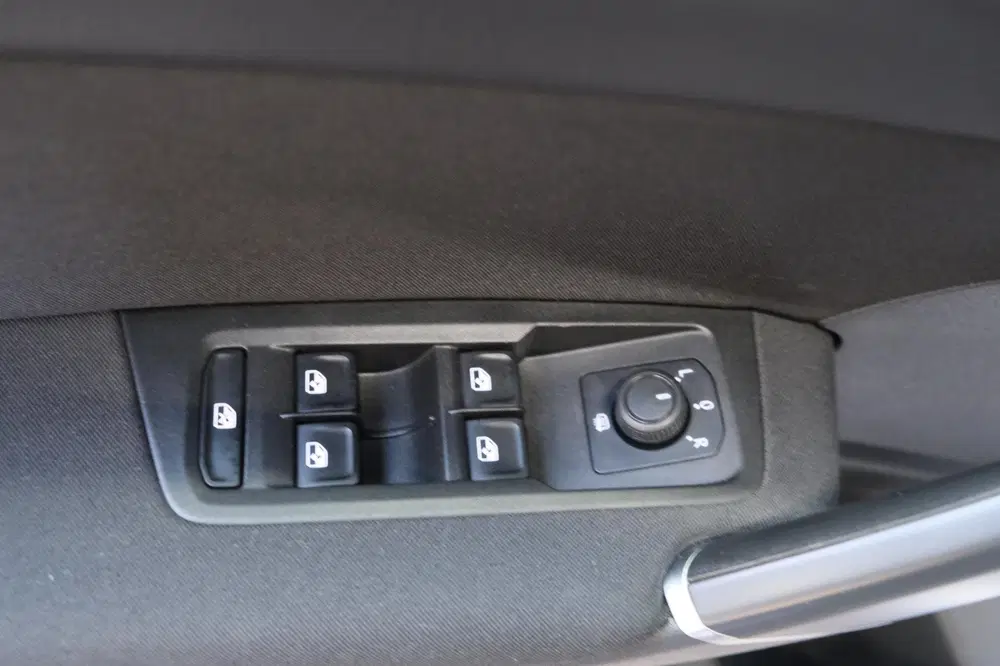 Volkswagen Touran 2.0 TDI 150 PK DSG > Grijskenteken < uit 2021, foto 12