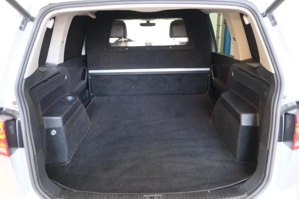 Volkswagen Touran 2.0 TDI 150 PK DSG > Grijskenteken < uit 2021, foto 7