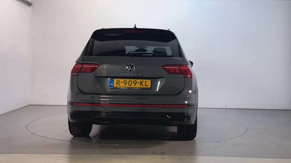 Volkswagen Tiguan 1.5 TSI 150pk DSG R-Line Panoramadak Alcan uit 2022, foto 10