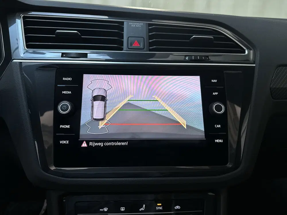 Volkswagen Tiguan 1.5 TSI 150pk DSG R-Line Panoramadak Alcan uit 2022, foto 11