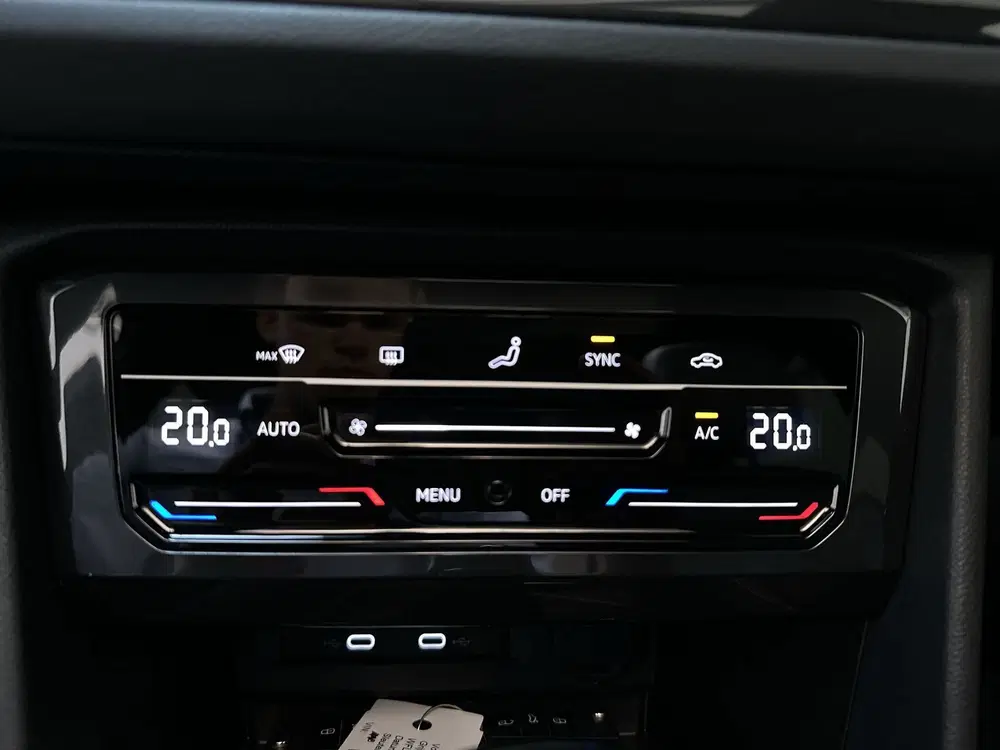 Volkswagen Tiguan 1.5 TSI 150pk DSG R-Line Panoramadak Alcan uit 2022, foto 13