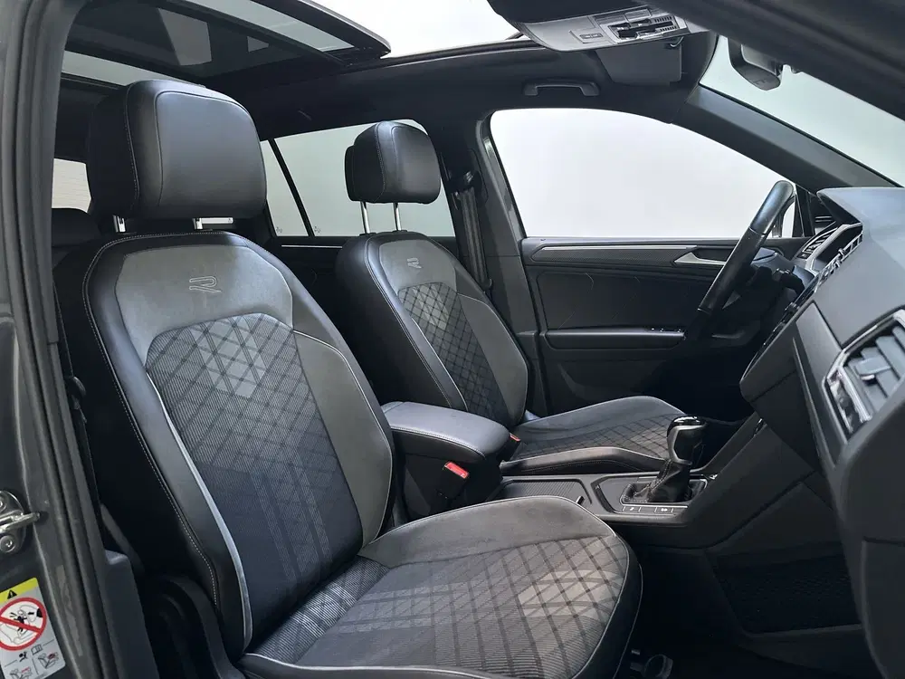 Volkswagen Tiguan 1.5 TSI 150pk DSG R-Line Panoramadak Alcan uit 2022, foto 5