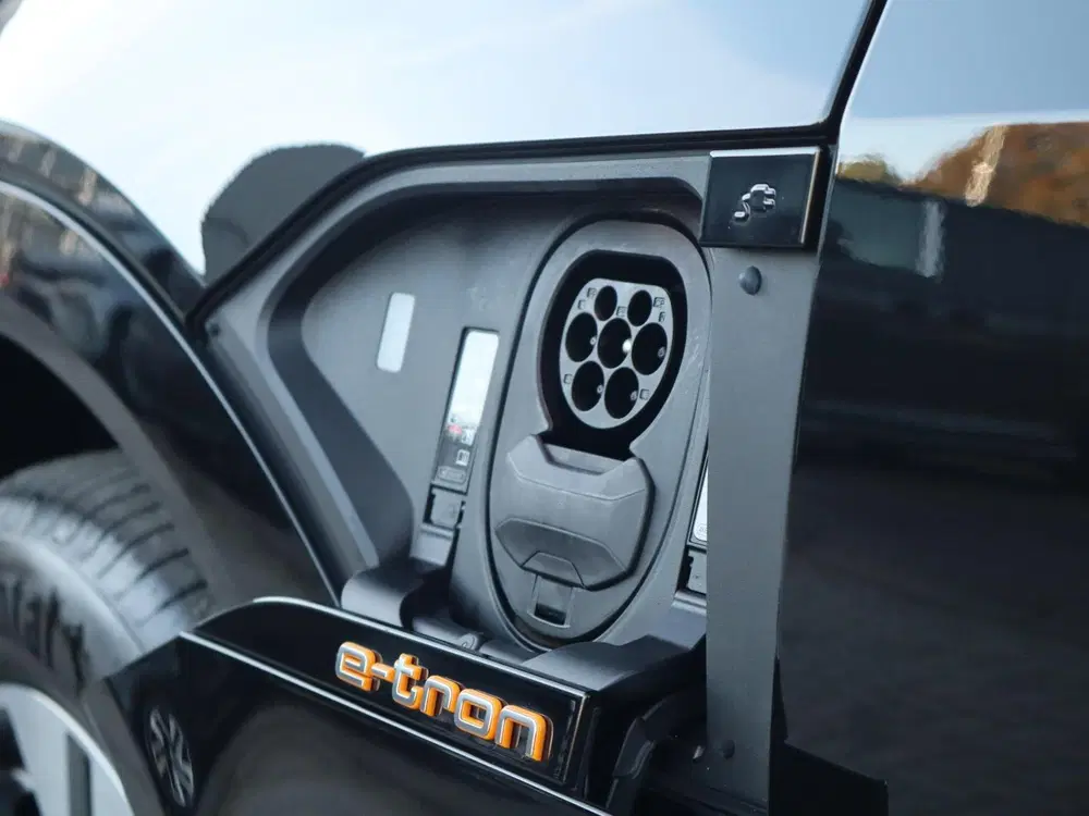 Audi e-tron 50 313pk quattro Business edition 71 kWh uit 2020, foto 15