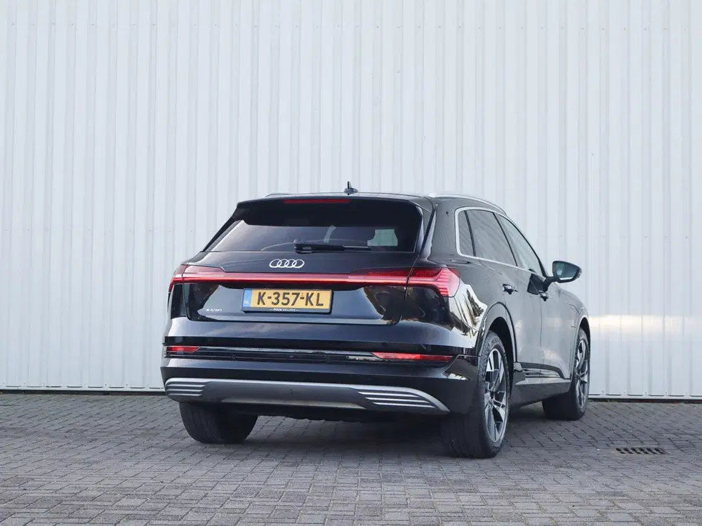 Audi e-tron 50 313pk quattro Business edition 71 kWh uit 2020, foto 2