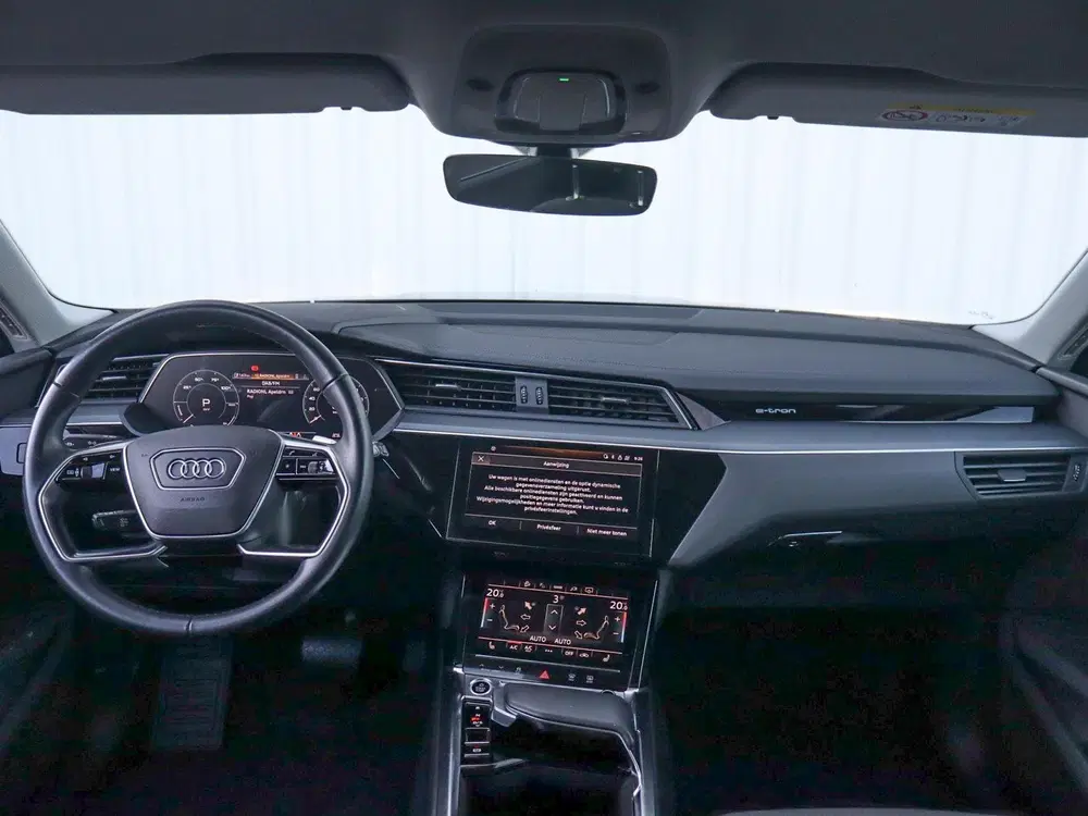 Audi e-tron 50 313pk quattro Business edition 71 kWh uit 2020, foto 5