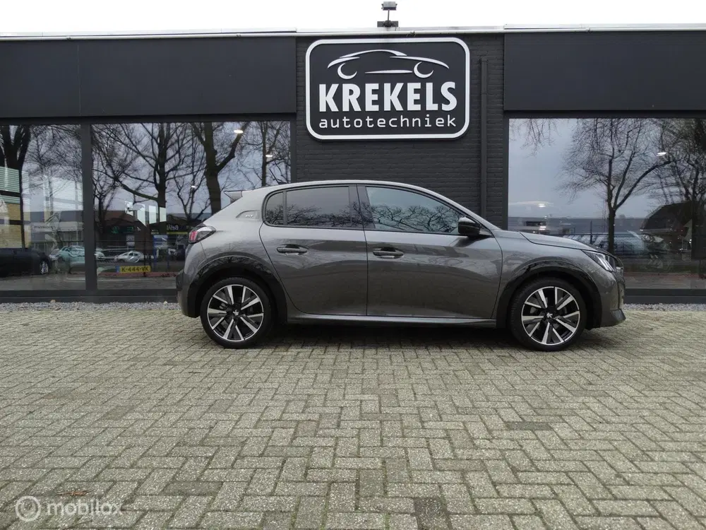 Peugeot 208 1.2 PureTech GT uit 2021, foto 4