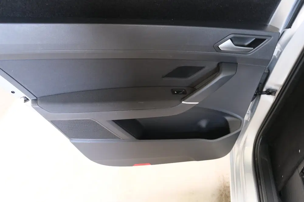 Volkswagen Touran 2.0 TDI 150 PK DSG > Grijskenteken < uit 2021, foto 10