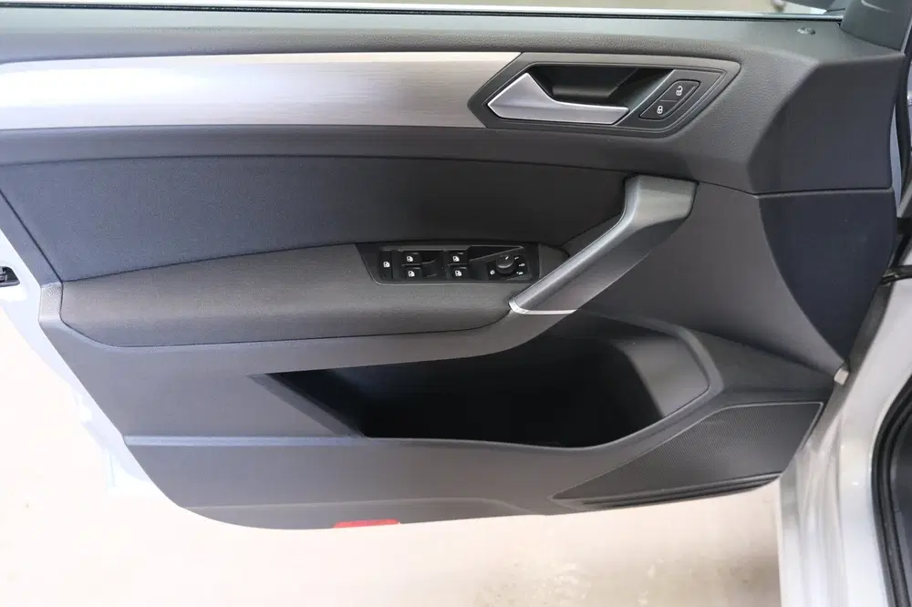 Volkswagen Touran 2.0 TDI 150 PK DSG > Grijskenteken < uit 2021, foto 11