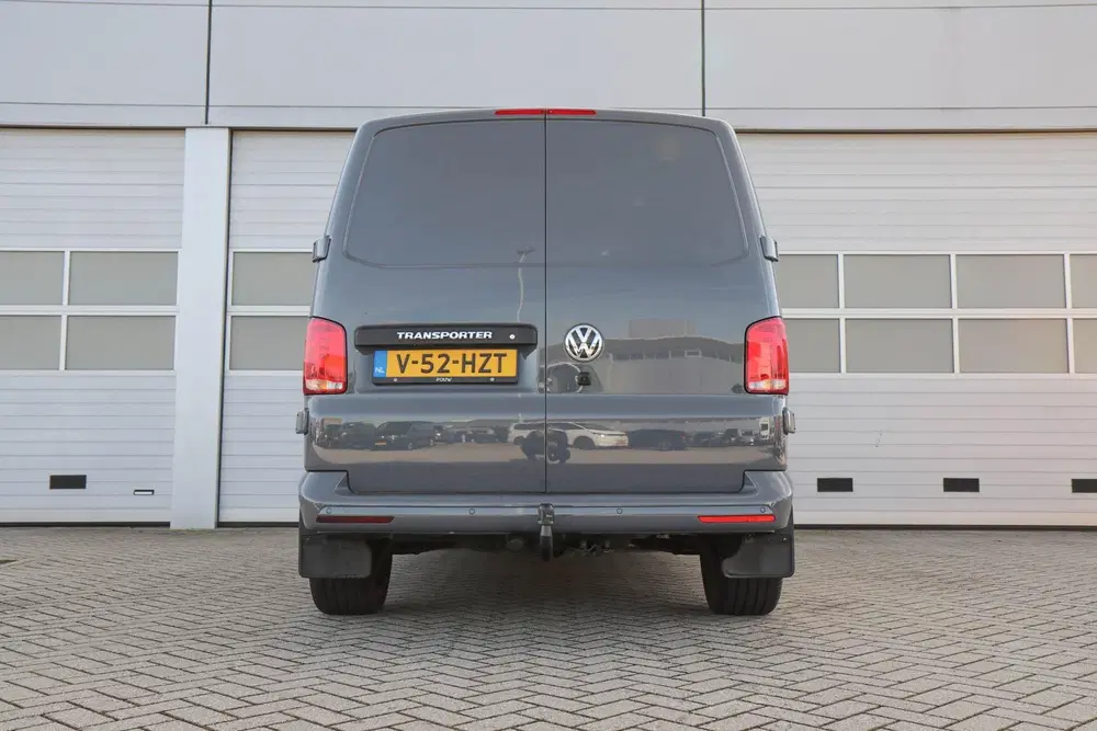 Volkswagen Transporter 2.0 TDI 150pk DSG L2H1 30 Highline uit 2023, foto 10