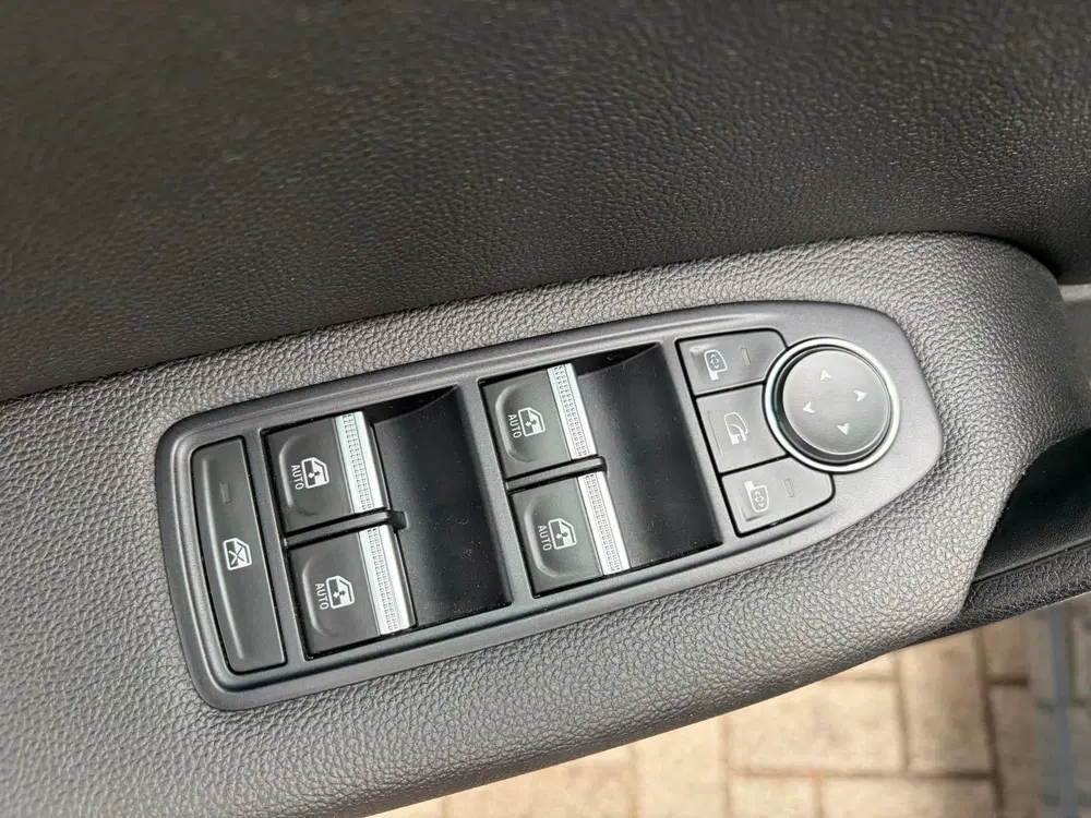 Renault Captur 1.0 TCe 100 Intens uit 2020, foto 11