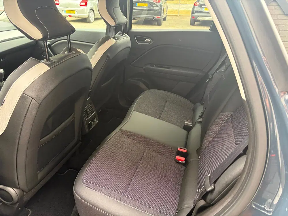 Renault Captur 1.0 TCe 100 Intens uit 2020, foto 6