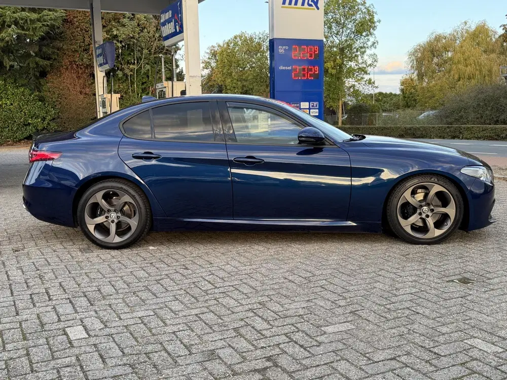 Alfa Romeo Giulia 2.0T B-Tech NAVI uit 2019, foto 11