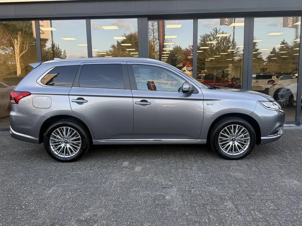 Mitsubishi Outlander 2.4 PHEV Intense+ uit 2021, foto 15
