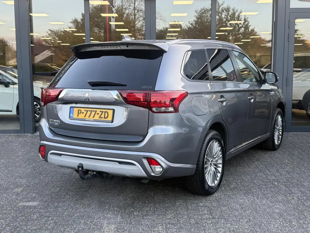 Mitsubishi Outlander 2.4 PHEV Intense+ uit 2021, foto 2