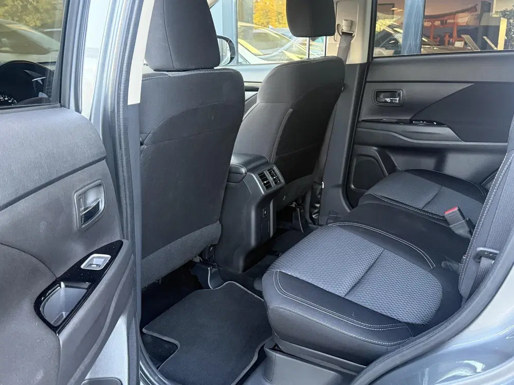 Mitsubishi Outlander 2.4 PHEV Intense+ uit 2021, foto 8