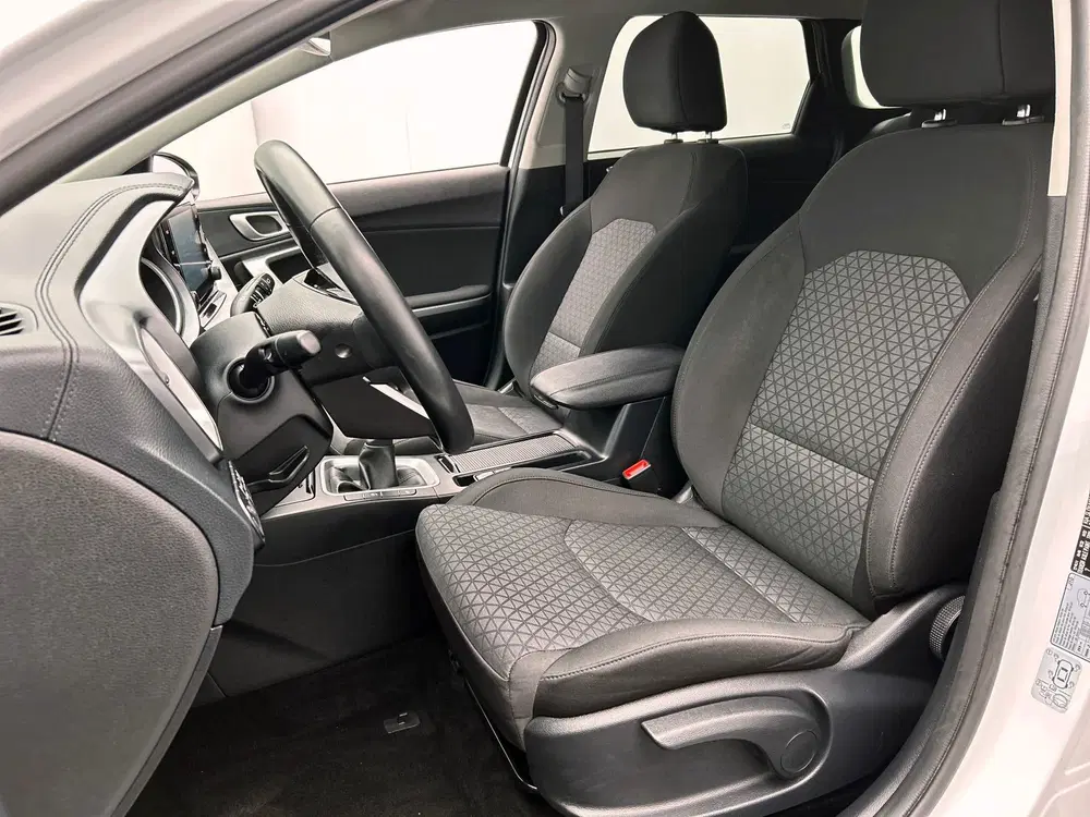 Kia Ceed 1.0 T-GDi DynamicLine uit 2023, foto 6